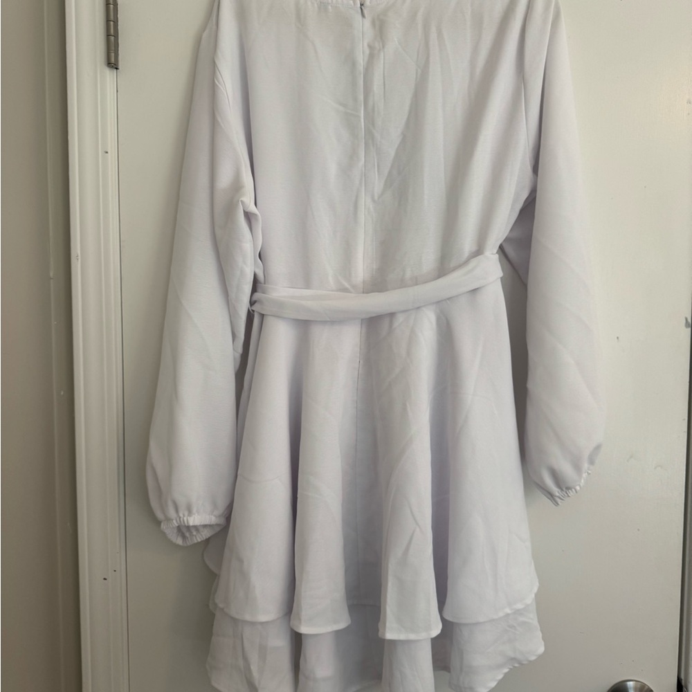 Cosonen Long Sleeve V-Neck Dress - Never Worn - Picture 10 of 12